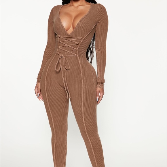 Brown jumpsuit - Picture 1 of 3
